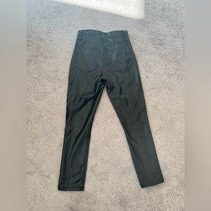 Abercrombie & Fitch vegan leather skinny high rise 
24/00